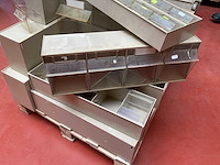 Partij sorteer bakken met inhoud - afbeelding 7 van  9