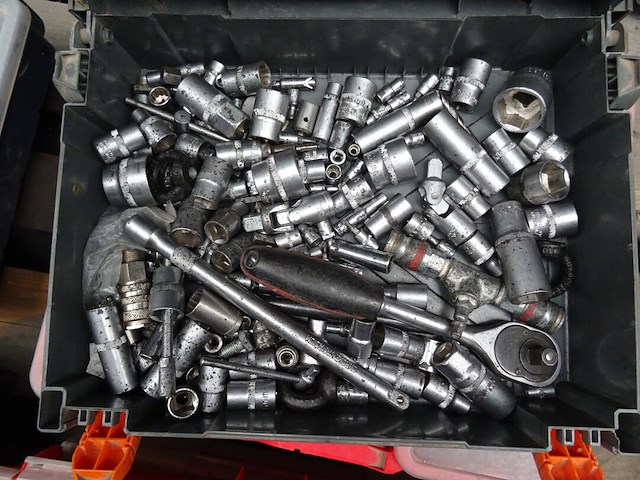 Partij sorteerkoffers + inhoud - afbeelding 12 van  15