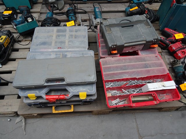 Partij sorteerkoffers + inhoud - afbeelding 13 van  15