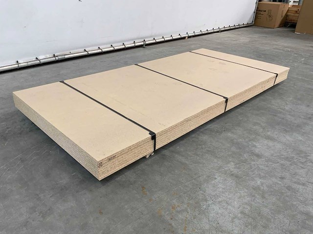 Partij spaanplaten 2750x1305x18mm 8 stuks nieuw - afbeelding 1 van  1
