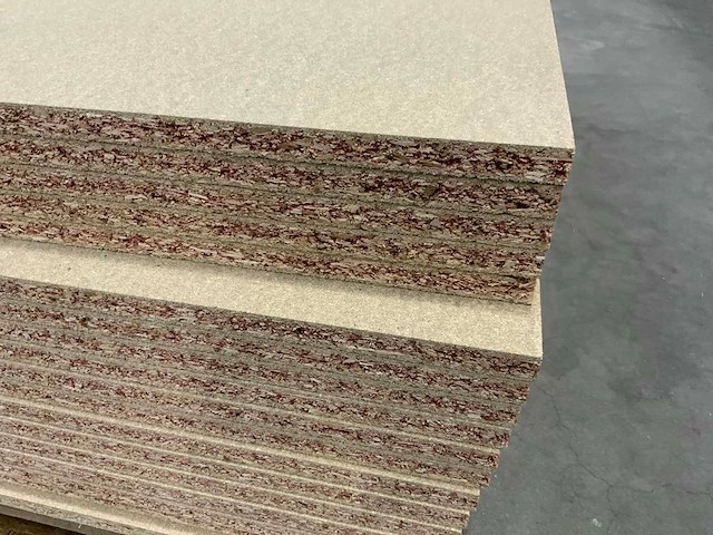 Partij spaanplaten 3055x1250x18mm 17 stuks - afbeelding 1 van  1