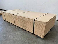 Partij spaanplaten 3060x1305x18mm 33 stuks nieuw - afbeelding 1 van  1