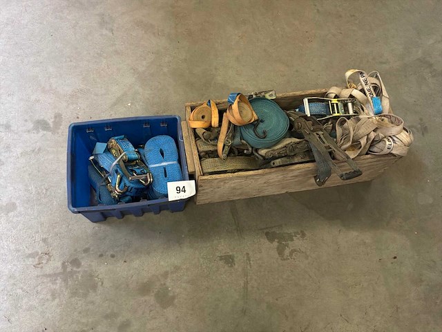 Partij spanriemen en ratelklemmen - afbeelding 1 van  2