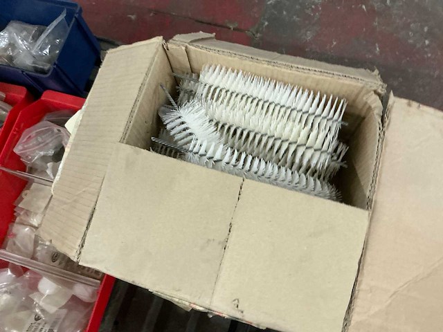 Partij spare parts - afbeelding 2 van  10