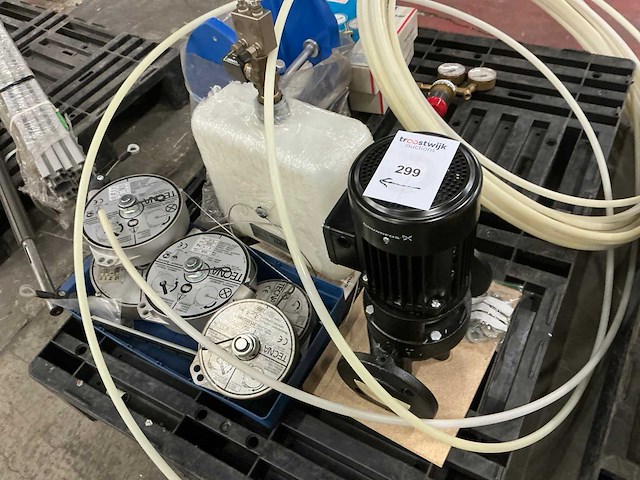 Partij spare parts - afbeelding 3 van  10