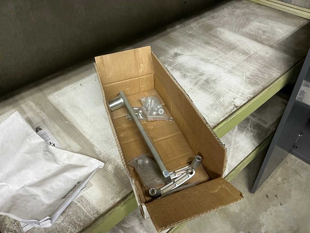 Partij spare parts - afbeelding 10 van  14