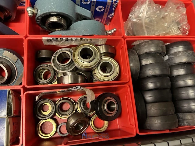Partij speciale lagers, glijlagers en lineaire lagerdelen - afbeelding 44 van  222