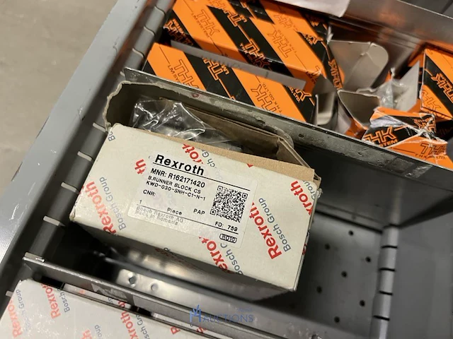 Partij speciale lagers, glijlagers en lineaire lagerdelen - afbeelding 82 van  222