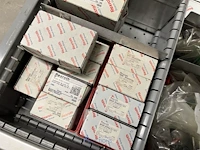 Partij speciale lagers, glijlagers en lineaire lagerdelen - afbeelding 83 van  222
