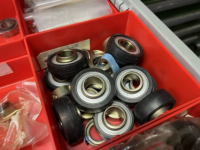 Partij speciale lagers, glijlagers en lineaire lagerdelen - afbeelding 161 van  222