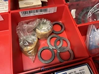 Partij speciale lagers, glijlagers en lineaire lagerdelen - afbeelding 174 van  222