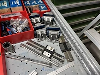 Partij speciale lagers, glijlagers en lineaire lagerdelen - afbeelding 207 van  222