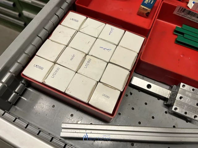 Partij speciale lagers, glijlagers en lineaire lagerdelen - afbeelding 218 van  222
