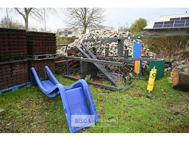 Partij speeltuigen - afbeelding 1 van  7