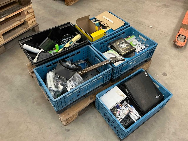 Partij spelconsole toebehoren - afbeelding 1 van  9