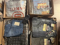 Partij spijkerbroeken in 4 dozen diverse maten - afbeelding 1 van  6