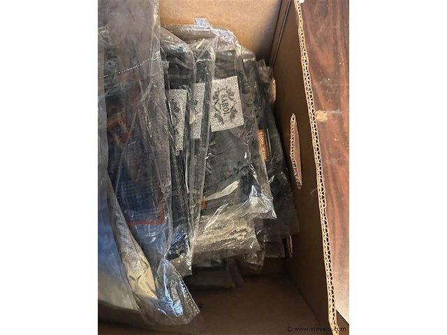 Partij spijkerbroeken in 4 dozen diverse maten - afbeelding 6 van  6