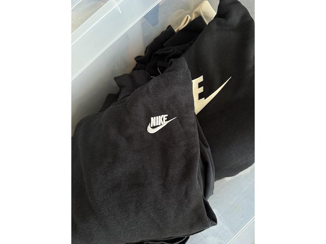 Partij sportkledij - afbeelding 5 van  16