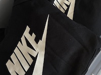 Partij sportkledij - afbeelding 7 van  16