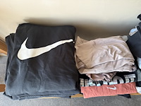 Partij sportkledij - afbeelding 9 van  16