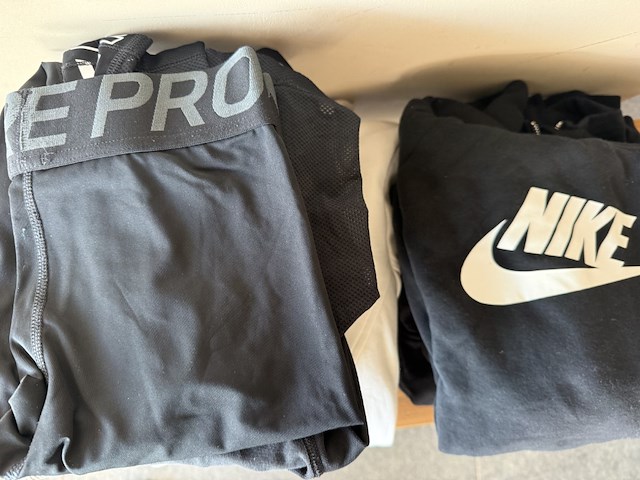 Partij sportkledij - afbeelding 14 van  16