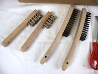 Partij staalborstel - afbeelding 3 van  7