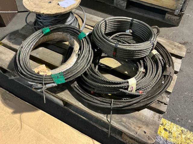 Partij staaldraad - afbeelding 1 van  2