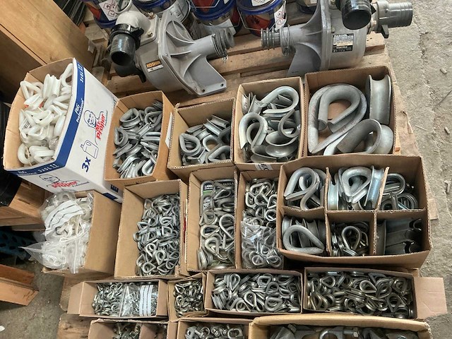 Partij staaldraadkousen - afbeelding 1 van  8