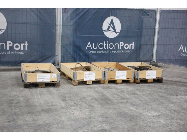 Partij staalstroppen 4.5t/8m; 4t/4m; 3.3t/0.8m; 4t/6m - afbeelding 1 van  1