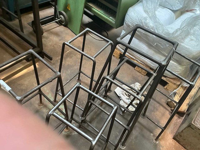 Partij stalen frames - afbeelding 4 van  4