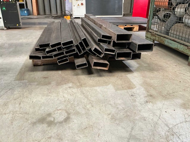 Partij stalen kokers - afbeelding 1 van  2