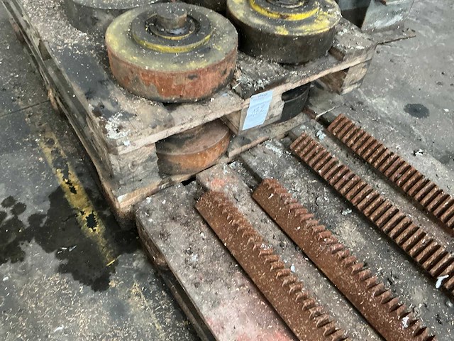 Partij stalen machine delen - afbeelding 4 van  4