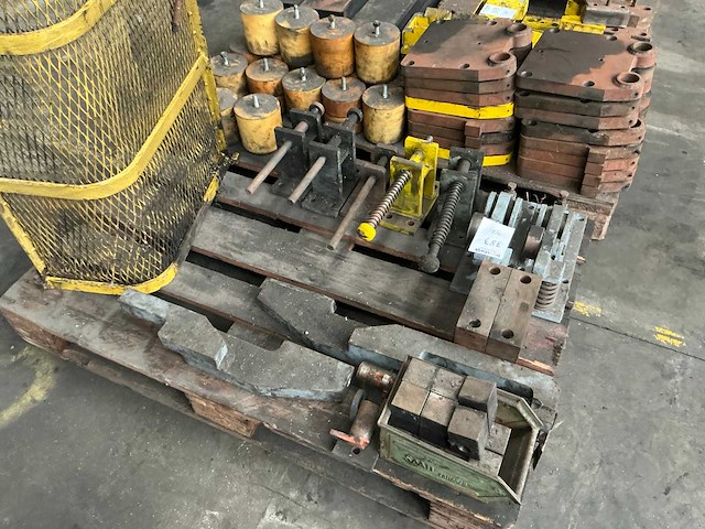 Partij stalen machine delen - afbeelding 1 van  3