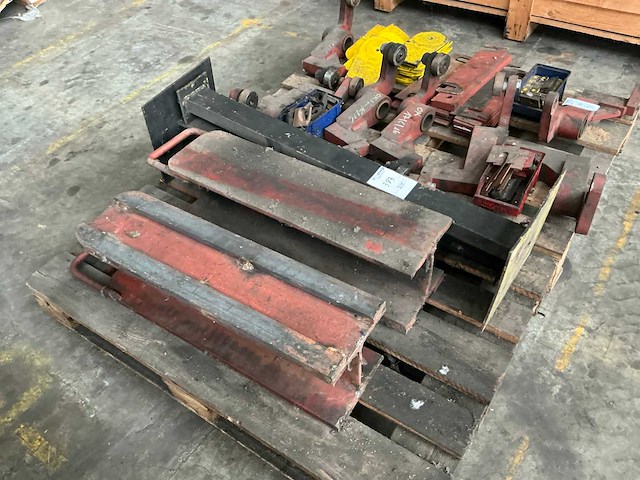 Partij stalen machine delen - afbeelding 2 van  3