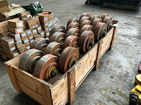 Partij stalen machine wielen - afbeelding 1 van  3