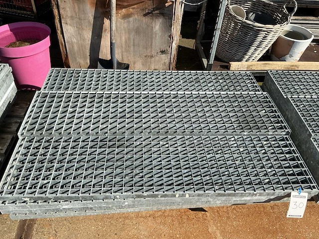 Partij stalen roostervloer (7x) - afbeelding 1 van  2