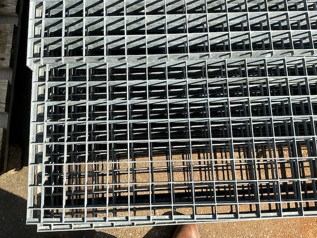 Partij stalen roostervloer (7x) - afbeelding 2 van  2