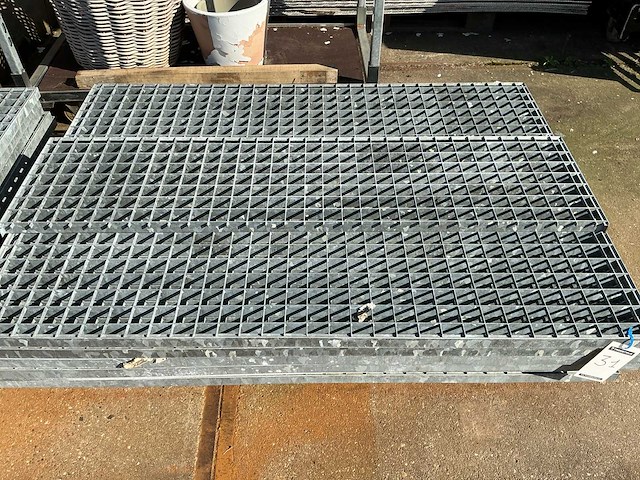 Partij stalen roostervloer (7x) - afbeelding 1 van  1