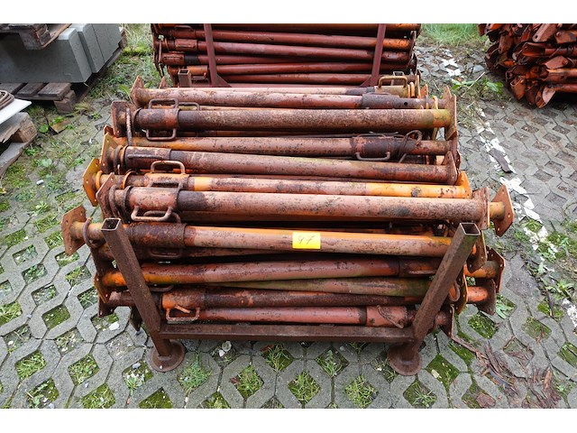 Partij stansoenen + houder - afbeelding 1 van  2