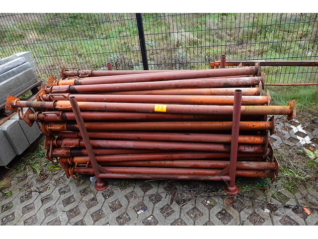 Partij stansoenen + houder - afbeelding 1 van  2