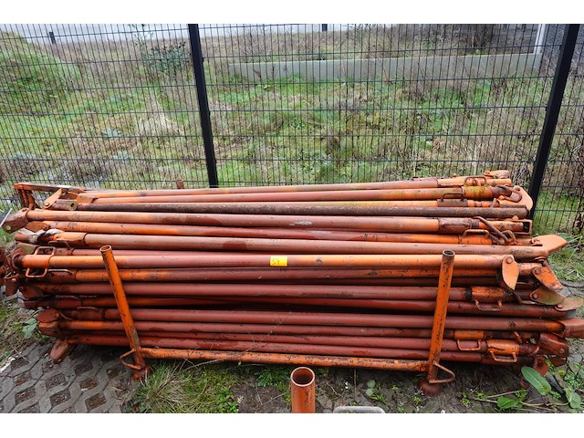 Partij stansoenen + houder - afbeelding 1 van  3