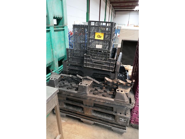 Partij stapelbakken + plastieken palletten - afbeelding 3 van  5