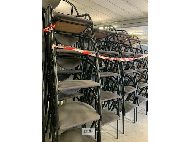 Partij stapelbare stoffen stoelen - afbeelding 1 van  2