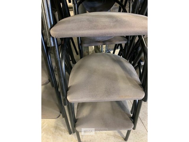 Partij stapelbare stoffen stoelen - afbeelding 2 van  2