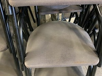 Partij stapelbare stoffen stoelen - afbeelding 2 van  2
