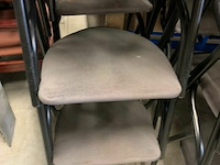 Partij stapelbare stoffen stoelen - afbeelding 2 van  3