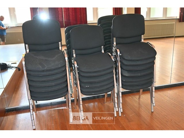 Partij stapelstoelen - afbeelding 1 van  5