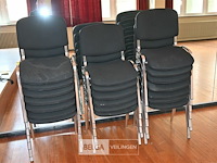 Partij stapelstoelen - afbeelding 1 van  5