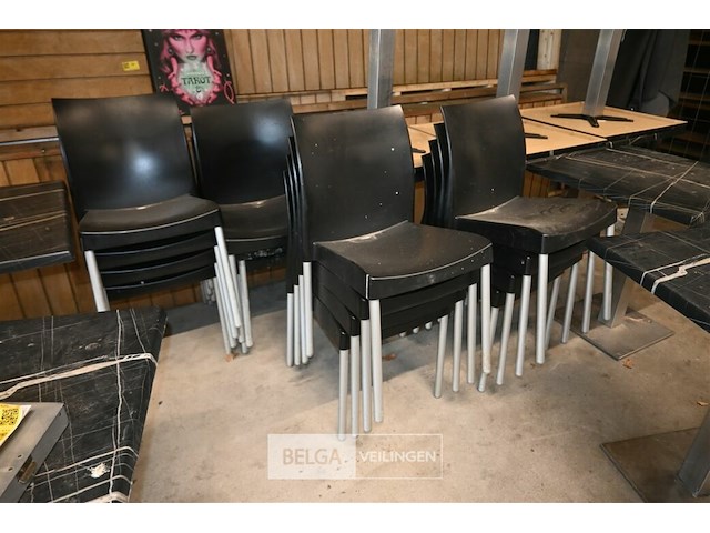 Partij stapelstoelen - afbeelding 1 van  4