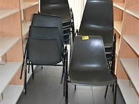 Partij stapelstoelen - afbeelding 1 van  4